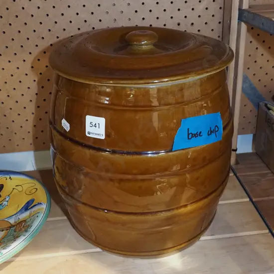 Benhar? Potteries lidded storage crock - chip to base H310