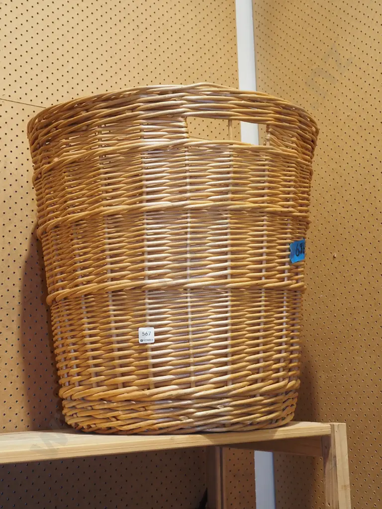 large cane wood basket H570 Image 1++