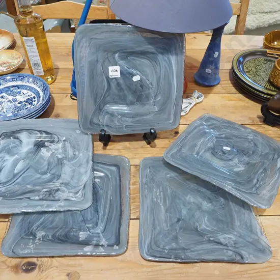 5x square  swirled glass plates