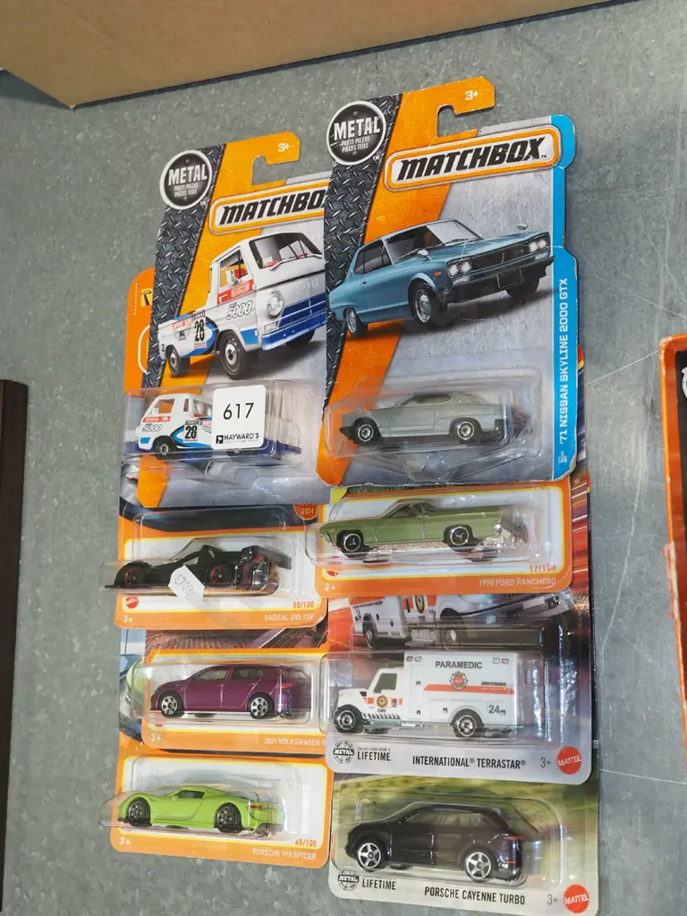 8x as new Matchbox vehicles Image 1++