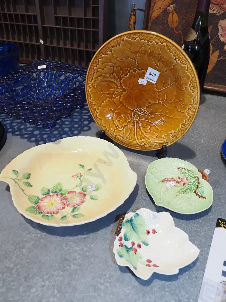 TG Green grape leaf plates, 3x Carlton dishes, bowl Image 1++