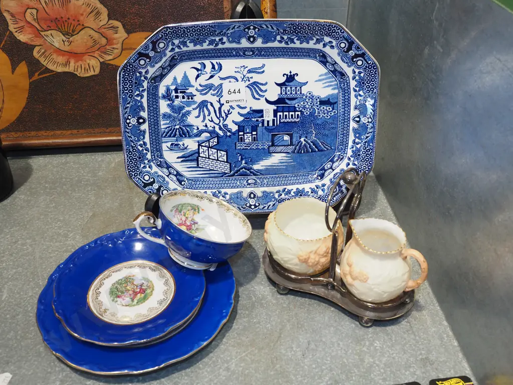 Burleigh ware willow pattern dish, romance scene trio, Worcester creamer and sugar Image 1++