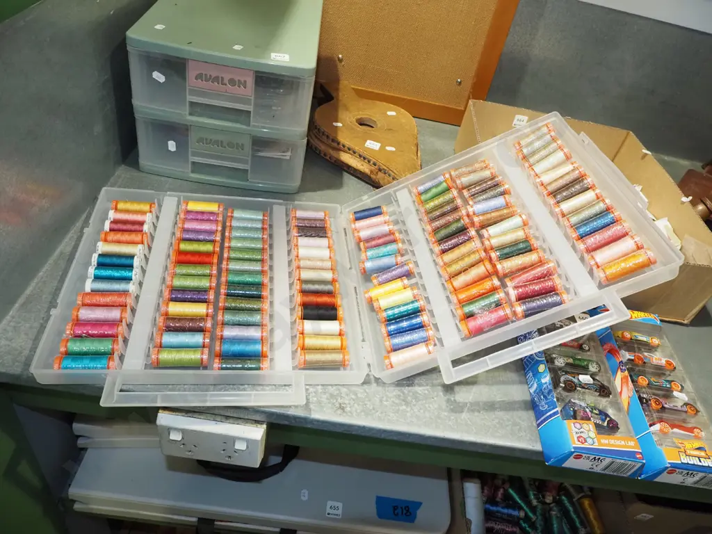 plastic organiser of sewing threads Image 1++