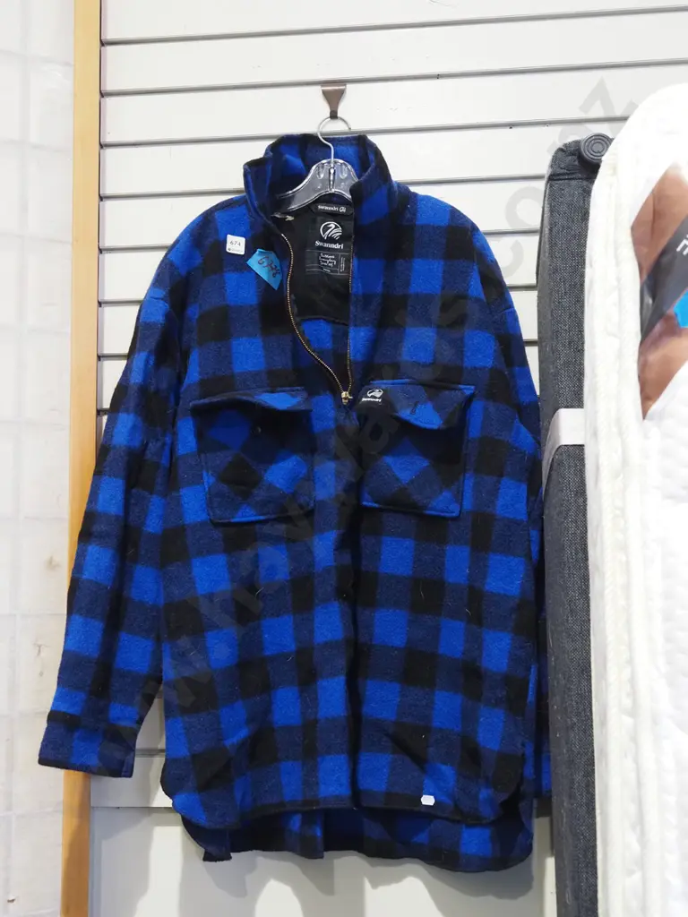 blue and black checked size XXXL Swanndri Image 1++