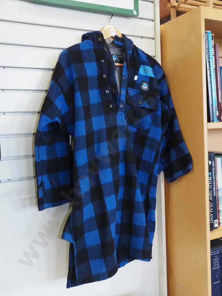 Swanndri blue checked - size small Image 1++