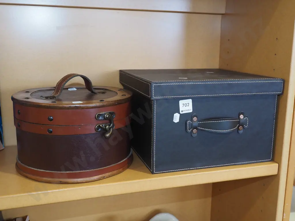 2x vinyl storage boxes Image 1++