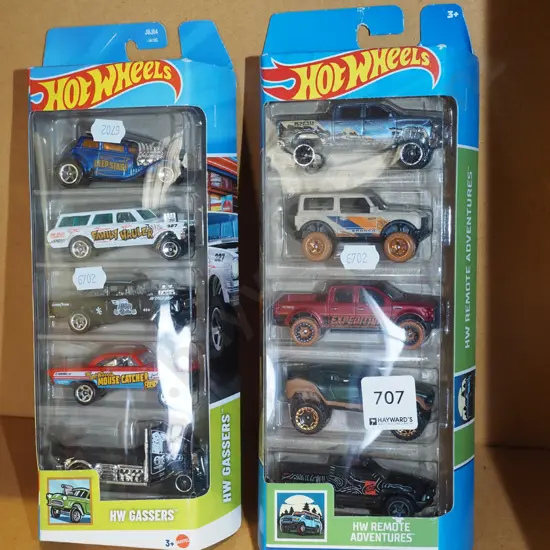 2 as-new packs of 5 Hot Wheels vehicles