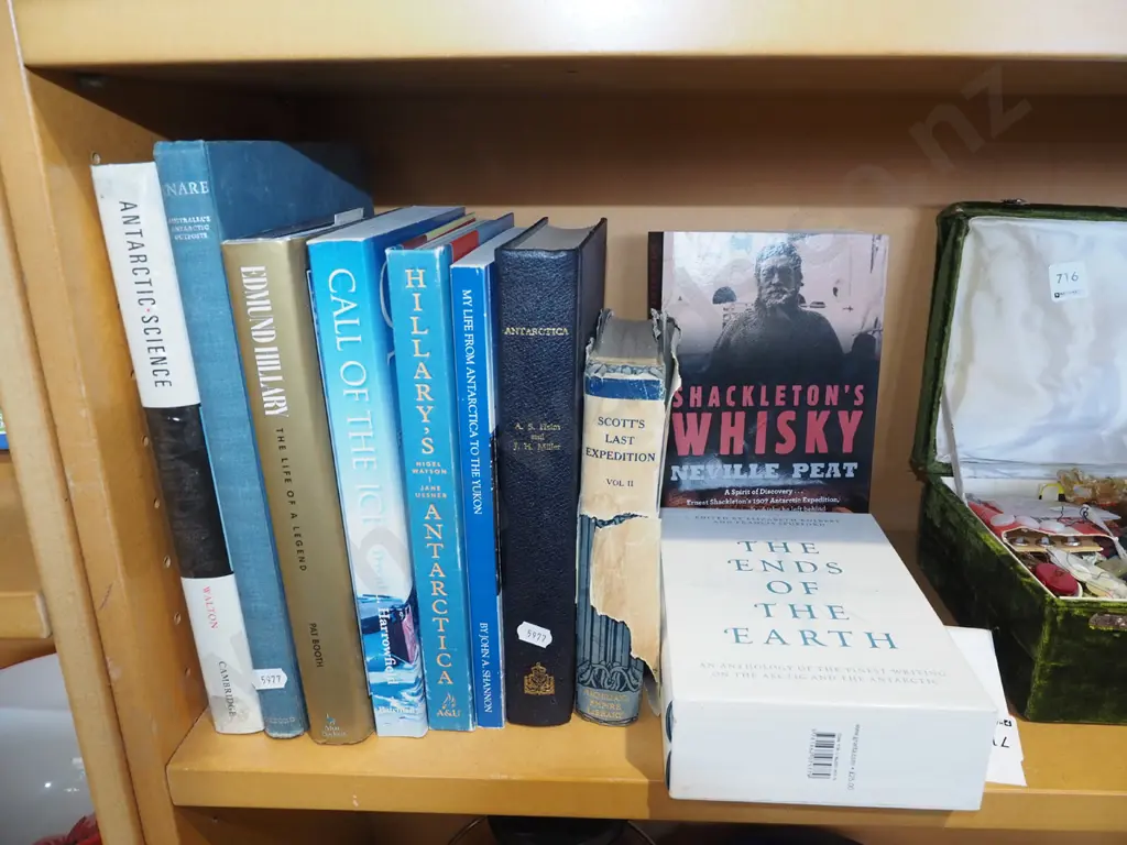 Antarctica books Image 1++