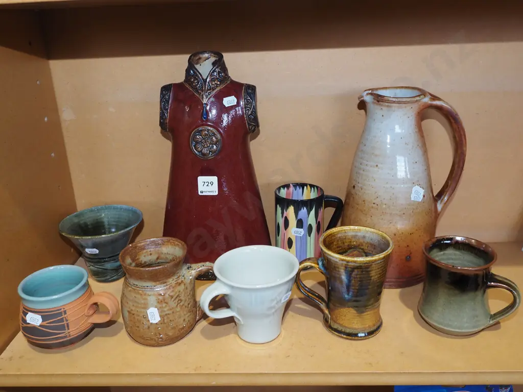 pottery jugs, cups, torso vase H31 Image 1++
