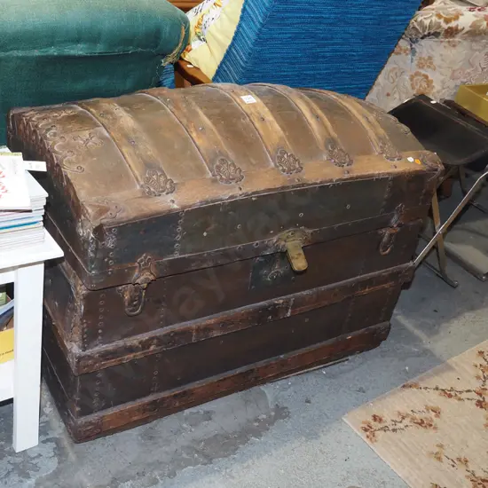 vintage barrel top traveller's trunk H620 W820 D500