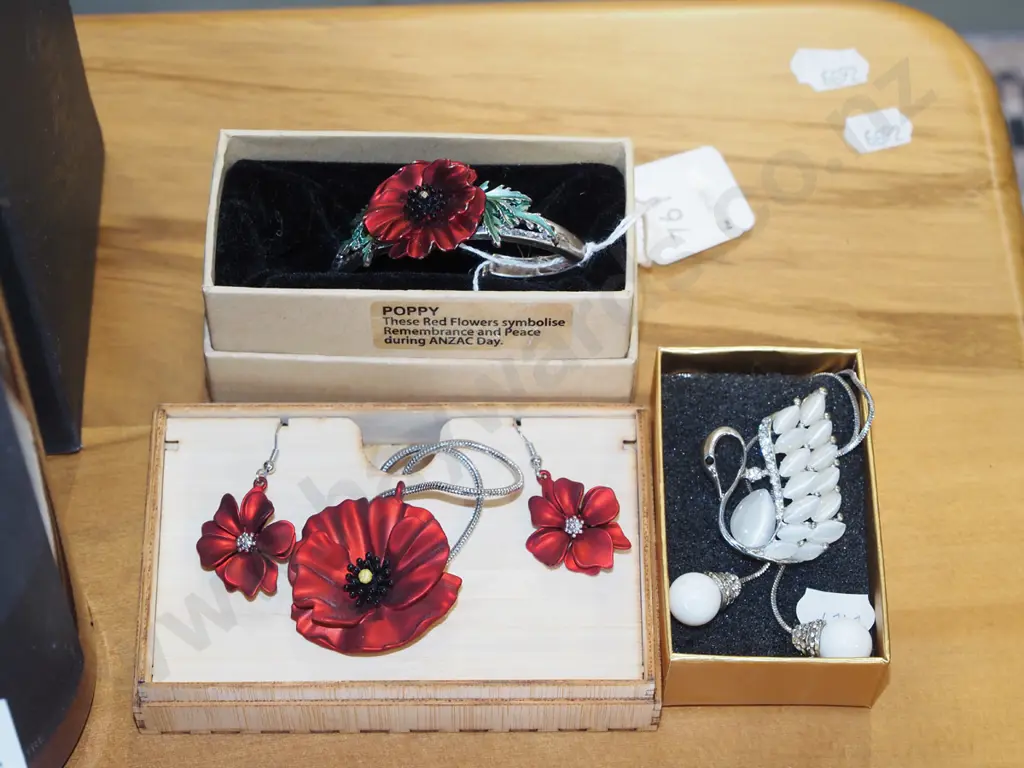 poppy bracelet, necklace and earring set, swan pendant necklace Image 1++