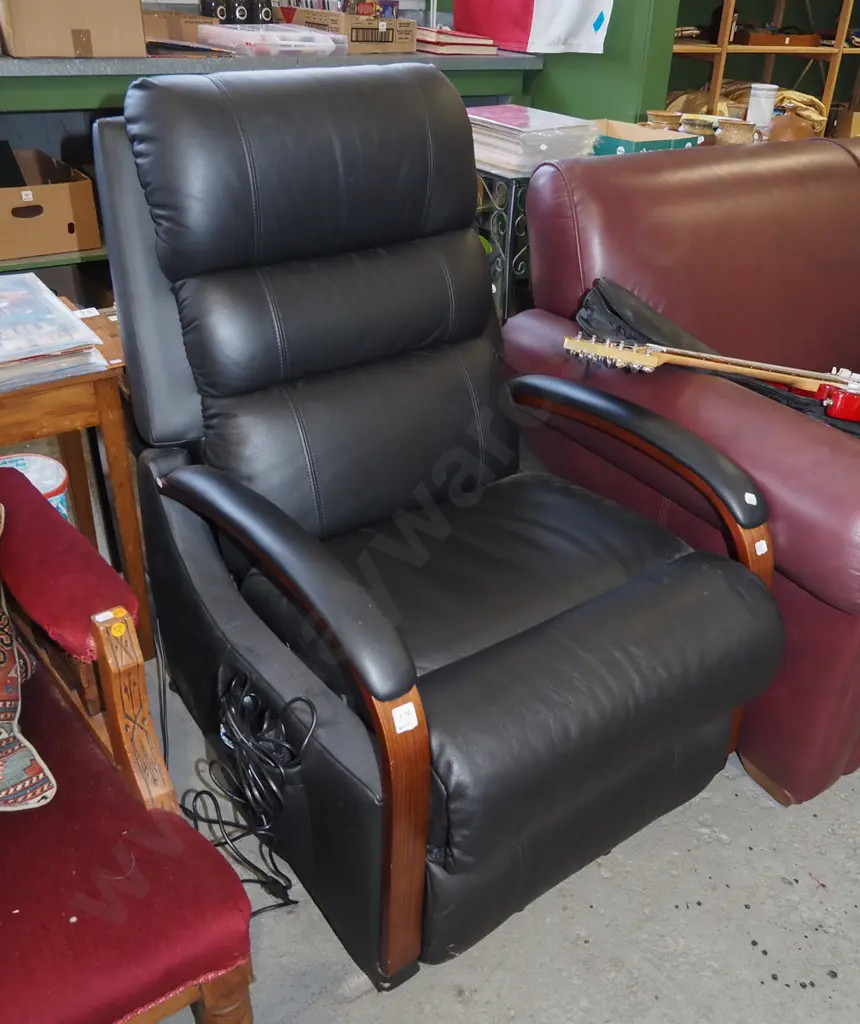 black leather electric rise and fall chair Image 1++