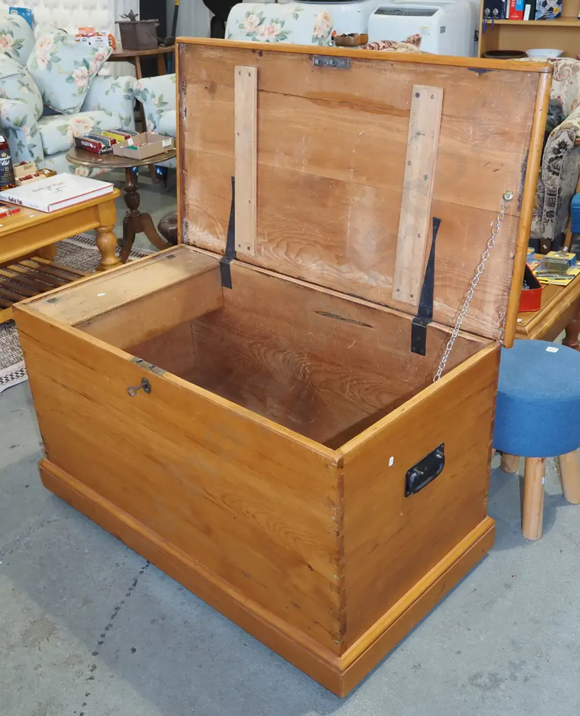 baltic pine woodworker's chest - cracks to top - key in office H590 W1050 D550 Image 1++