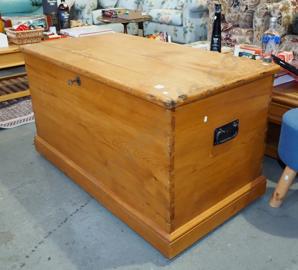 baltic pine woodworker's chest - cracks to top - key in office H590 W1050 D550 Image 1++