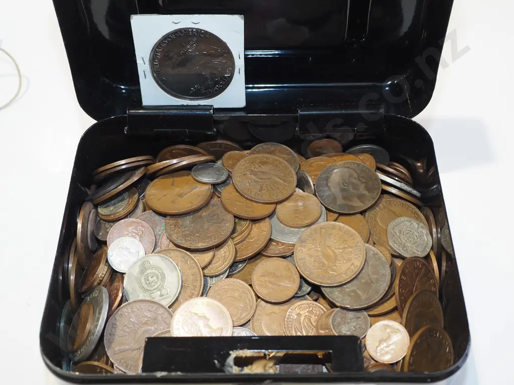 cash box & coins (no key) Image 1++
