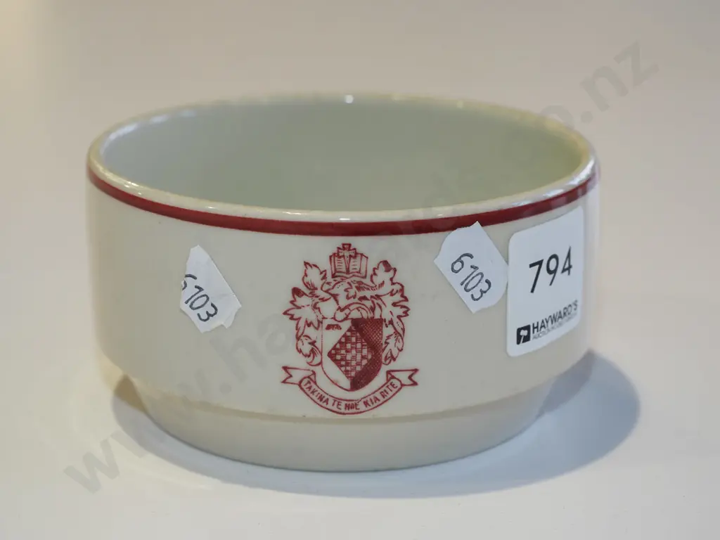Crown Lynn? bowl with Arana College Maori motto & crest Image 1++
