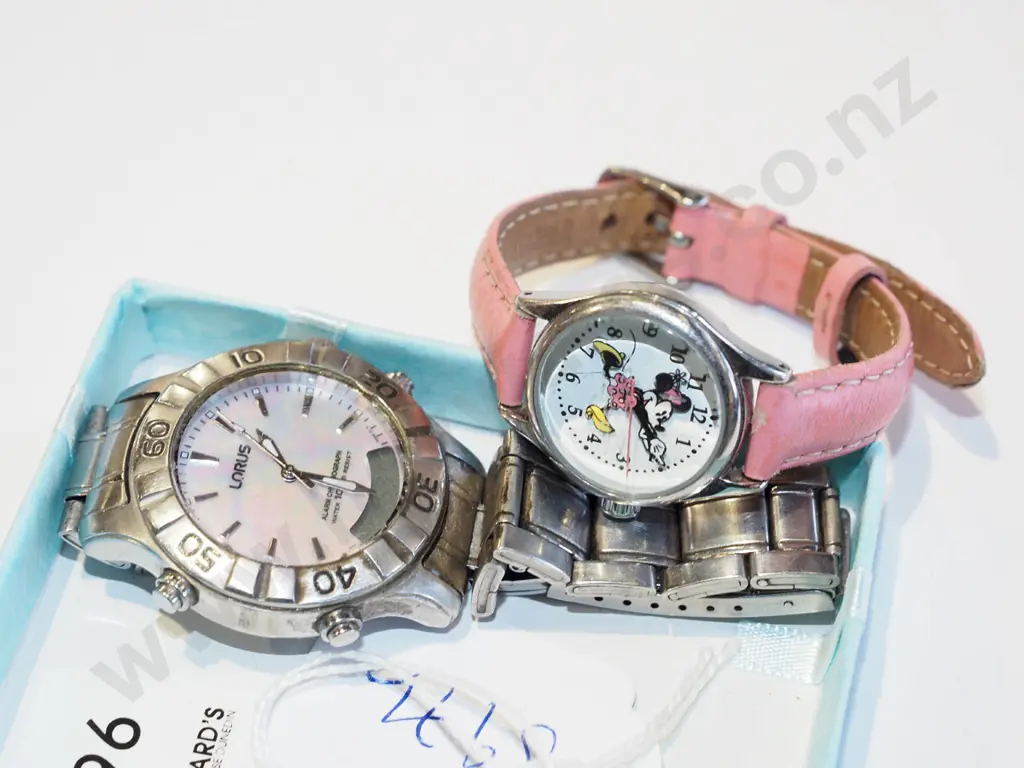 2x wristwatches Image 1++
