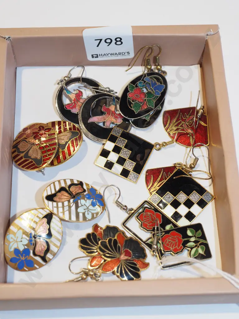 tray of costume earrings Image 1++