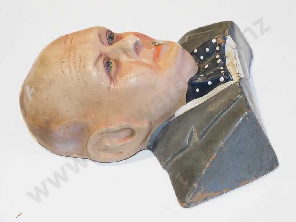 composite Winston Churchill wall hanging, (cracks & damage) Image 1++