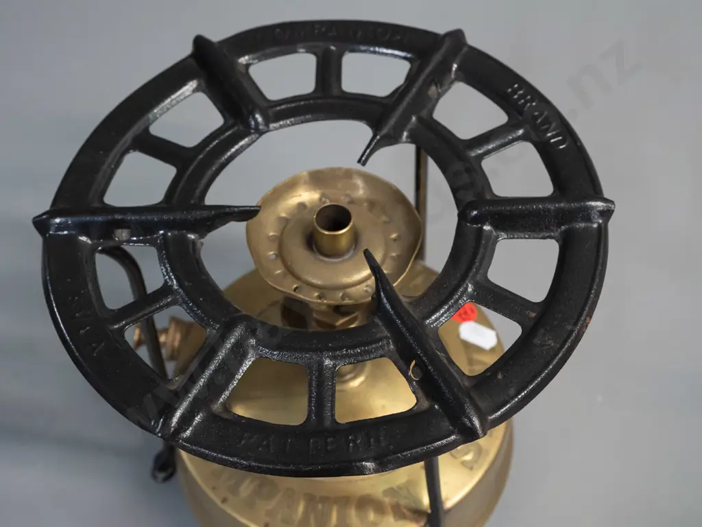vintage brass Svea Companion stove - H-220 D-220 Image 1++