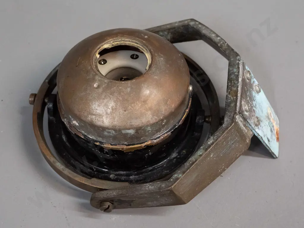 vintage brass gimbal mount ship's compass with mounting bracket - missing cap in base H-75 W-150 Image 1++
