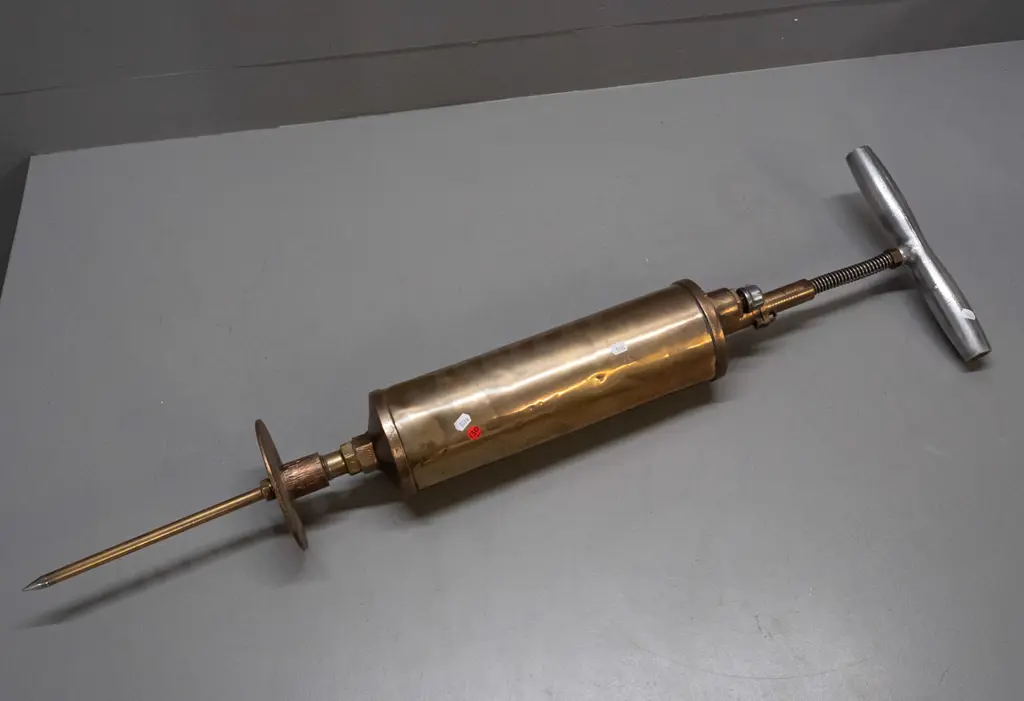 vintage Neil McLean & Co San Francisco USA brass and alloy pump garden fumigator - some age wear and dents L-1030 W-280 Image 1++