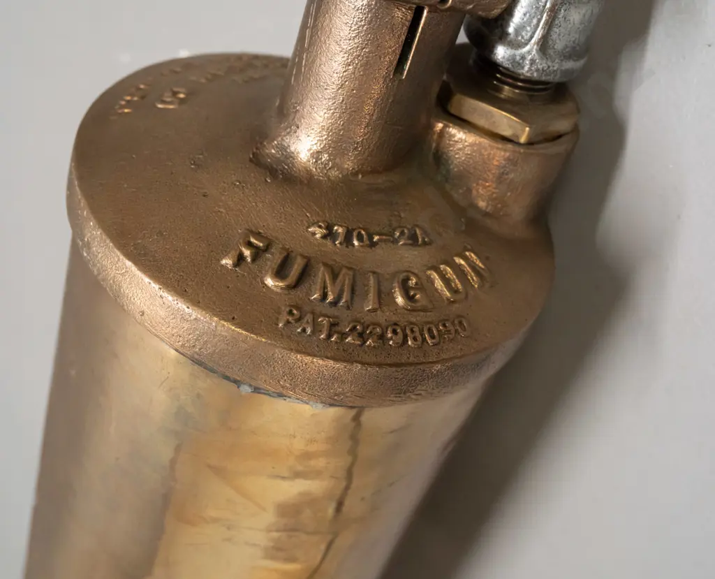 vintage Neil McLean & Co San Francisco USA brass and alloy pump garden fumigator - some age wear and dents L-1030 W-280 Image 1++