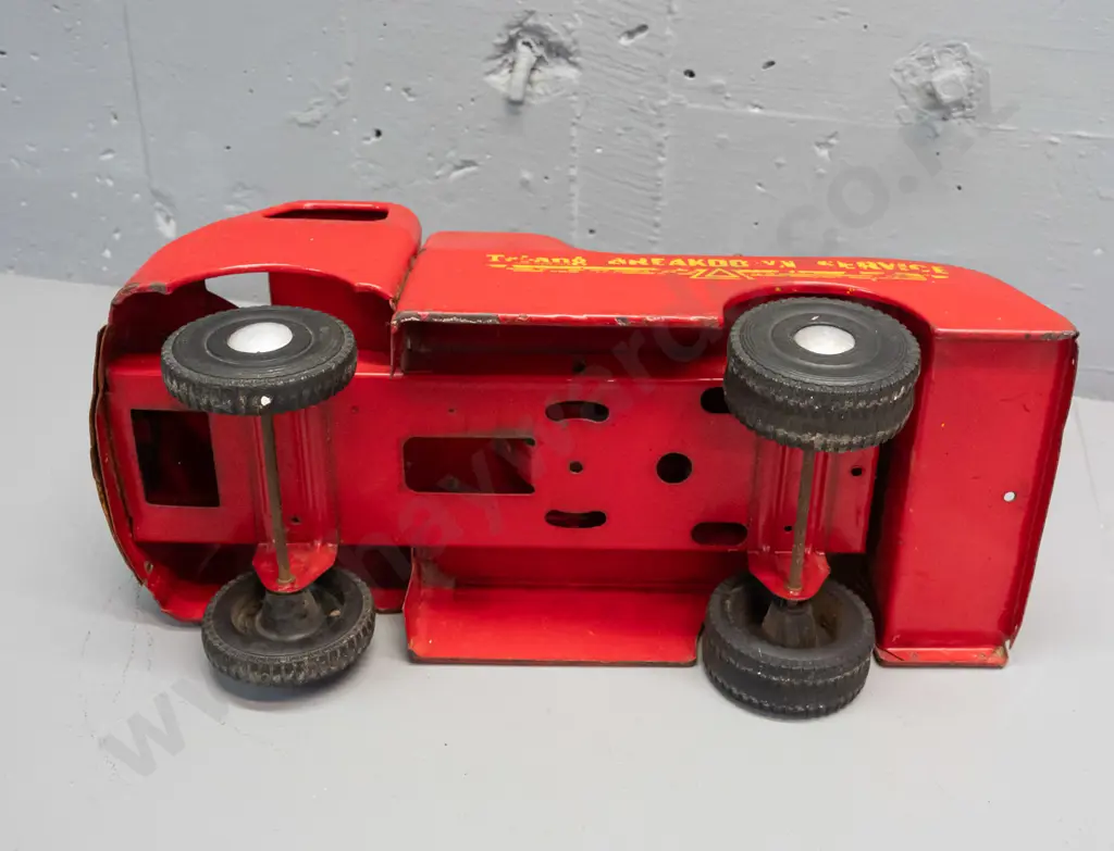 vintage Triang tin toy breakdown truck with moving towing arm and pulley - marked Triang Breakdown Service - overall age Image 1++