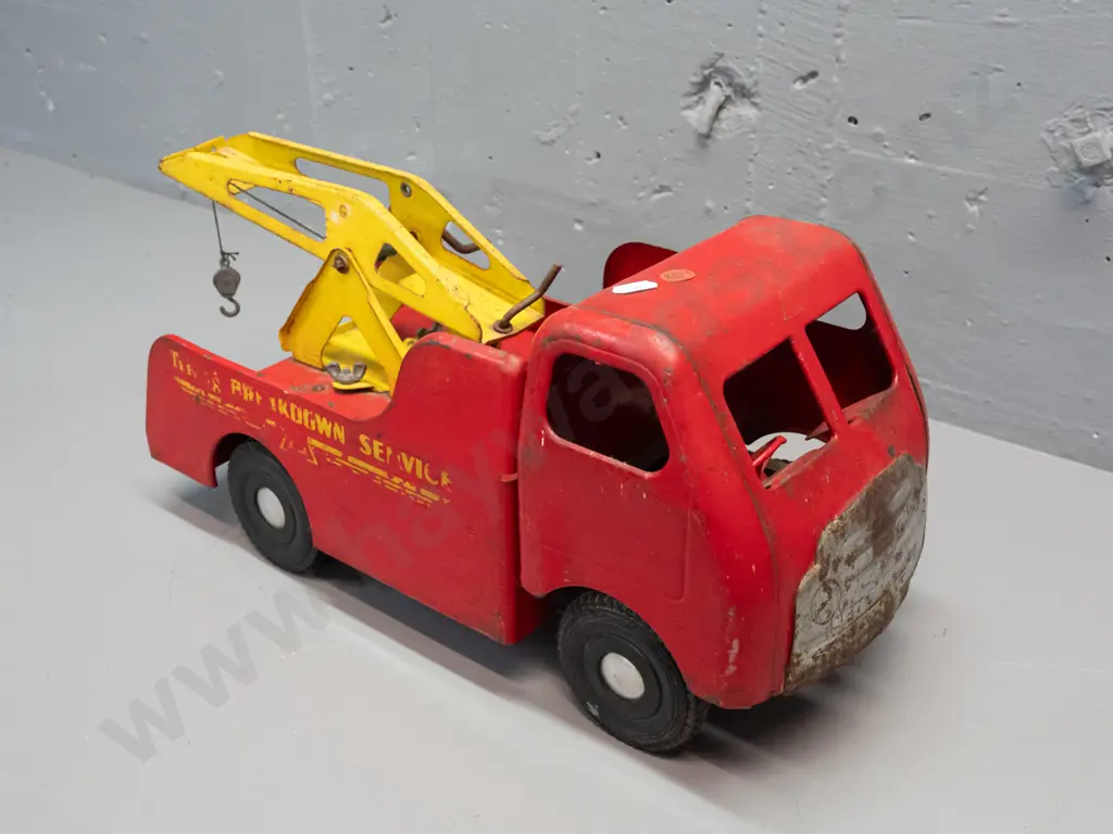 vintage Triang tin toy breakdown truck with moving towing arm and pulley - marked Triang Breakdown Service - overall age Image 1++