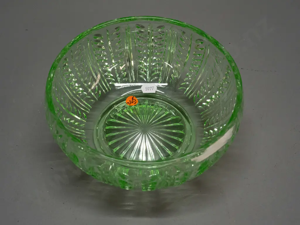 moulded uranium glass bowl H-90 D-190 Image 1++