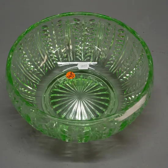 moulded uranium glass bowl H-90 D-190