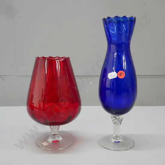 2x vintage scalloped rim art glass vase w/ twisted glass stems, cobalt blue & ruby red. Larger H-250