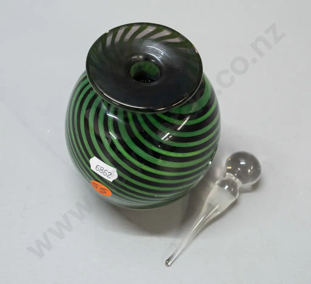 heavy art glass stoppered scent bottle with black and green sparkle swirled bands - marked Raos 1987. H-130 D-80 (Peter Image 1++