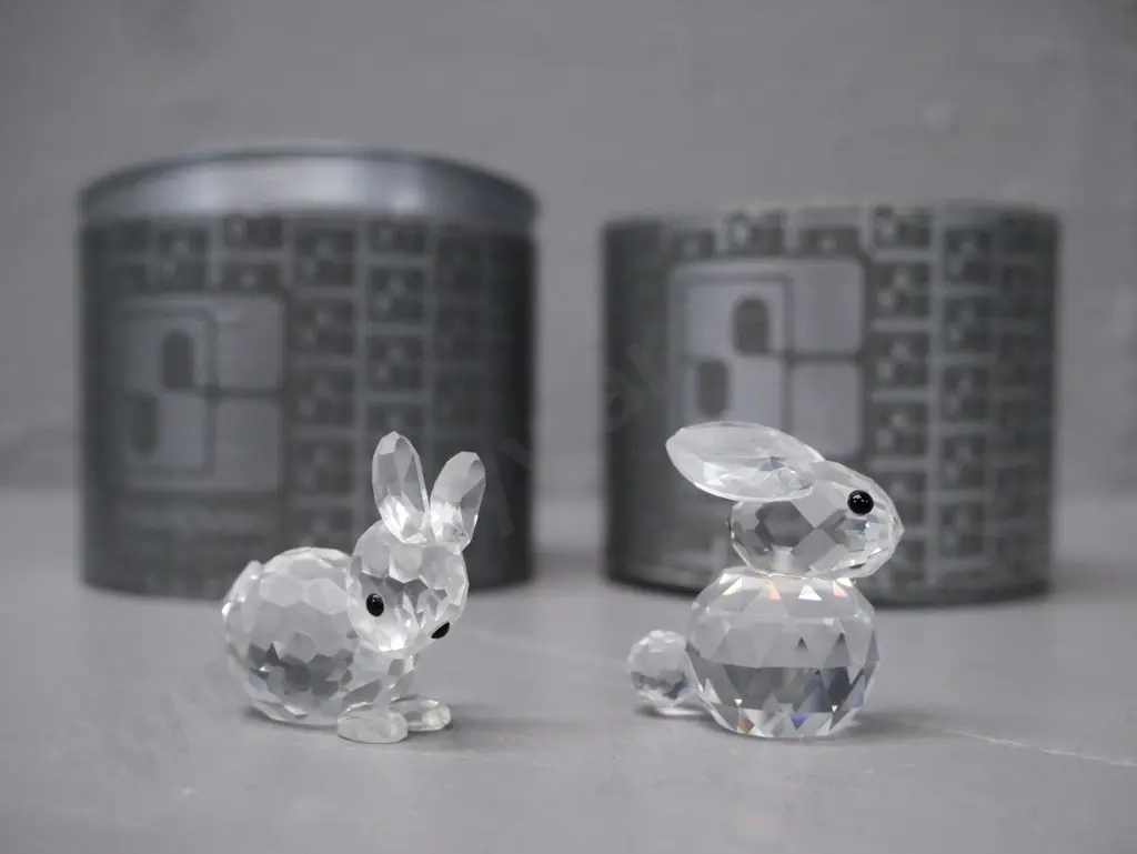 Swarovski 2x small rabbits w/ original packaging H-30 [one rabbit has small chip to back] Image 1++