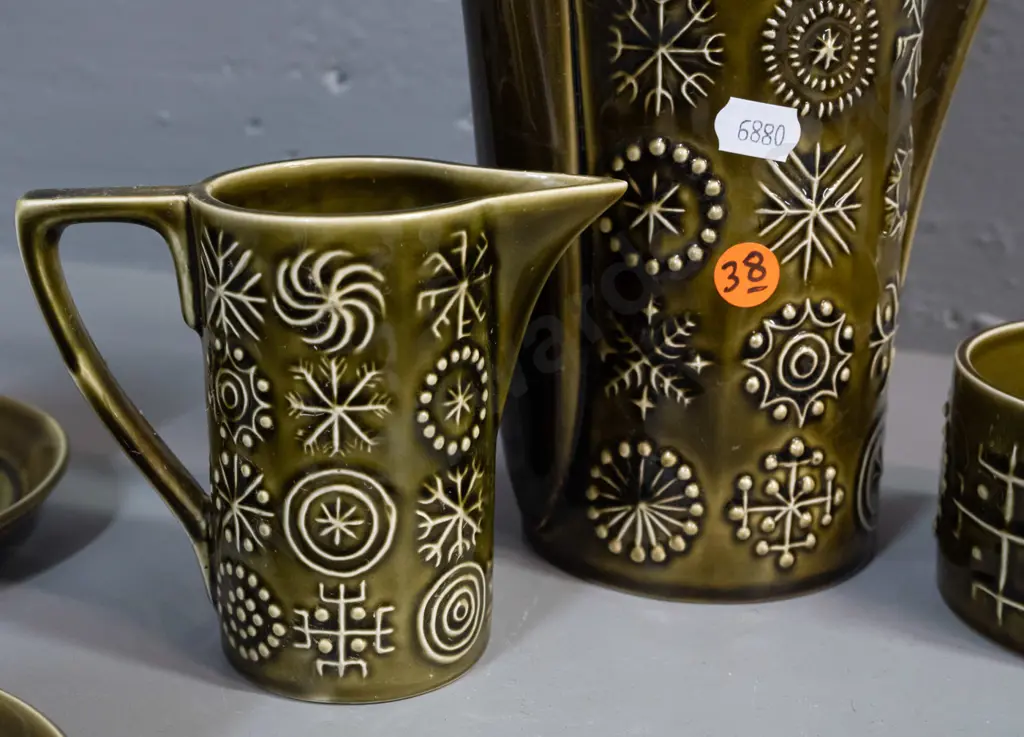 Portmeirion Totem green glaze coffee set - 7 cups & saucers, cream, sugar and tall coffee pot H-340 Image 1++