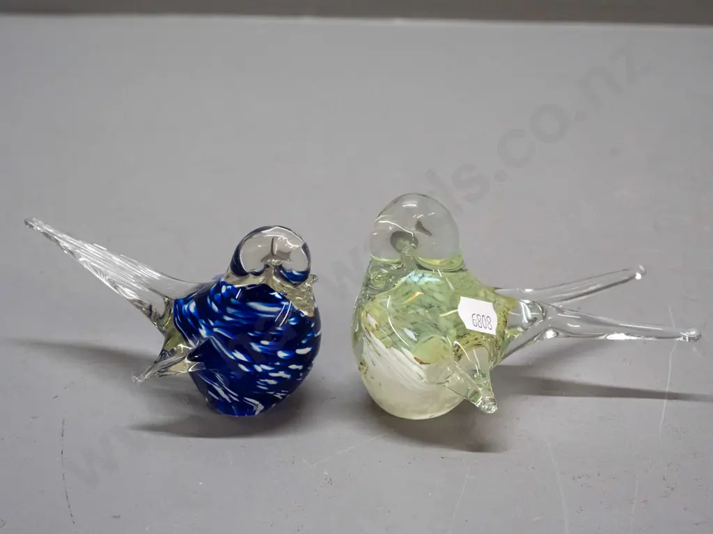 3 pieces of art glass - 2 bird figures and an egg shaped paperweight with purple and blue swirls H-120 Image 1++