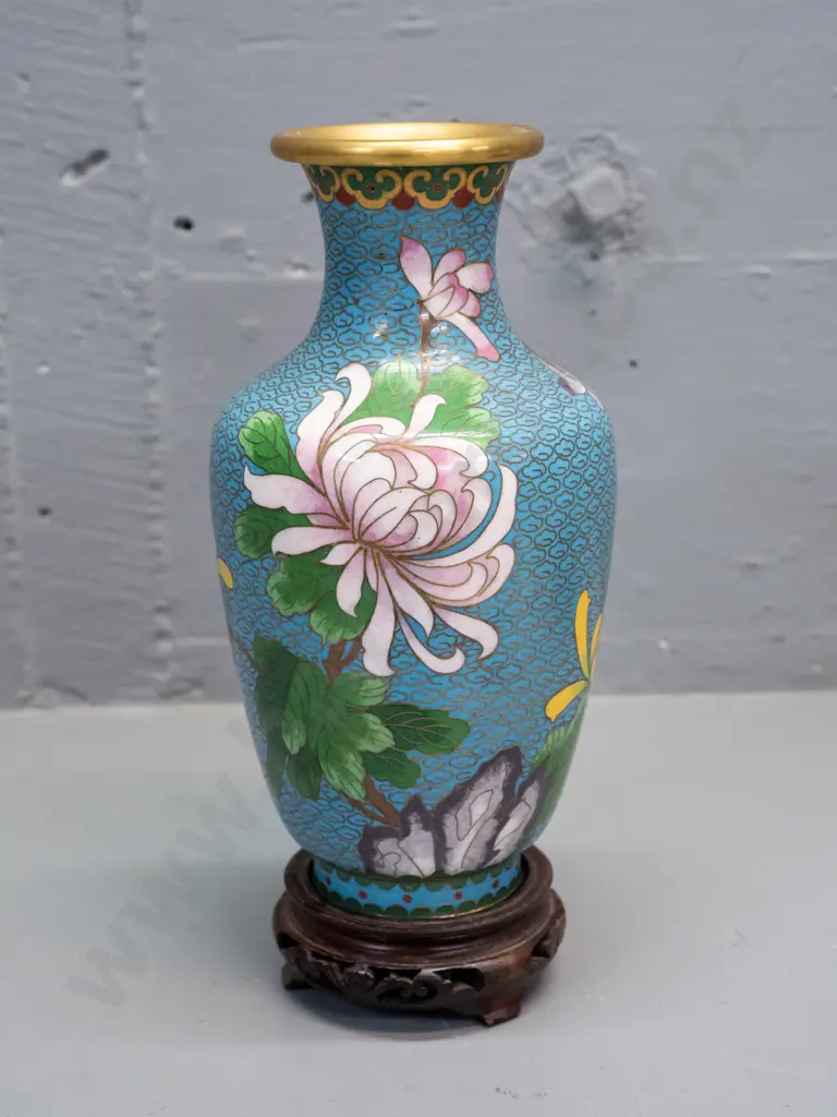 Chinese cloisonne vase on wooden stand - foliate and bird decoration on blue ground. H-210 off stand. Image 1++