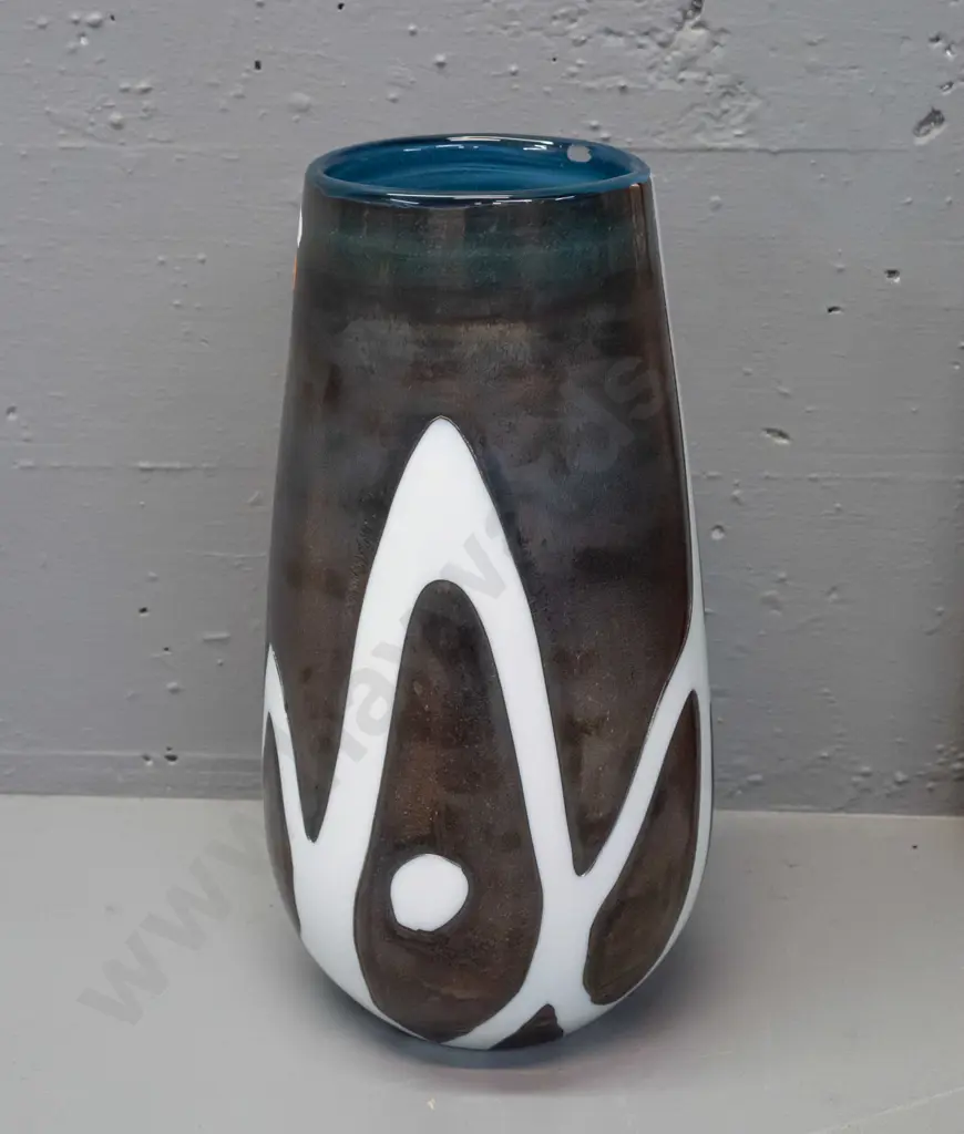 large art glass vase - blue and white glass with metallic lustre effect - no maker's mark H-330 Image 1++