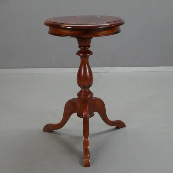 mahogany Victorian style wine table with 3 sweeping legs. Repair to 1 leg. H670 Diam420