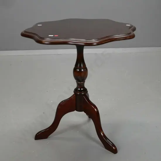 mahogany veneer scalloped-edge wine table on 3 sweeping legs H-530 D-500