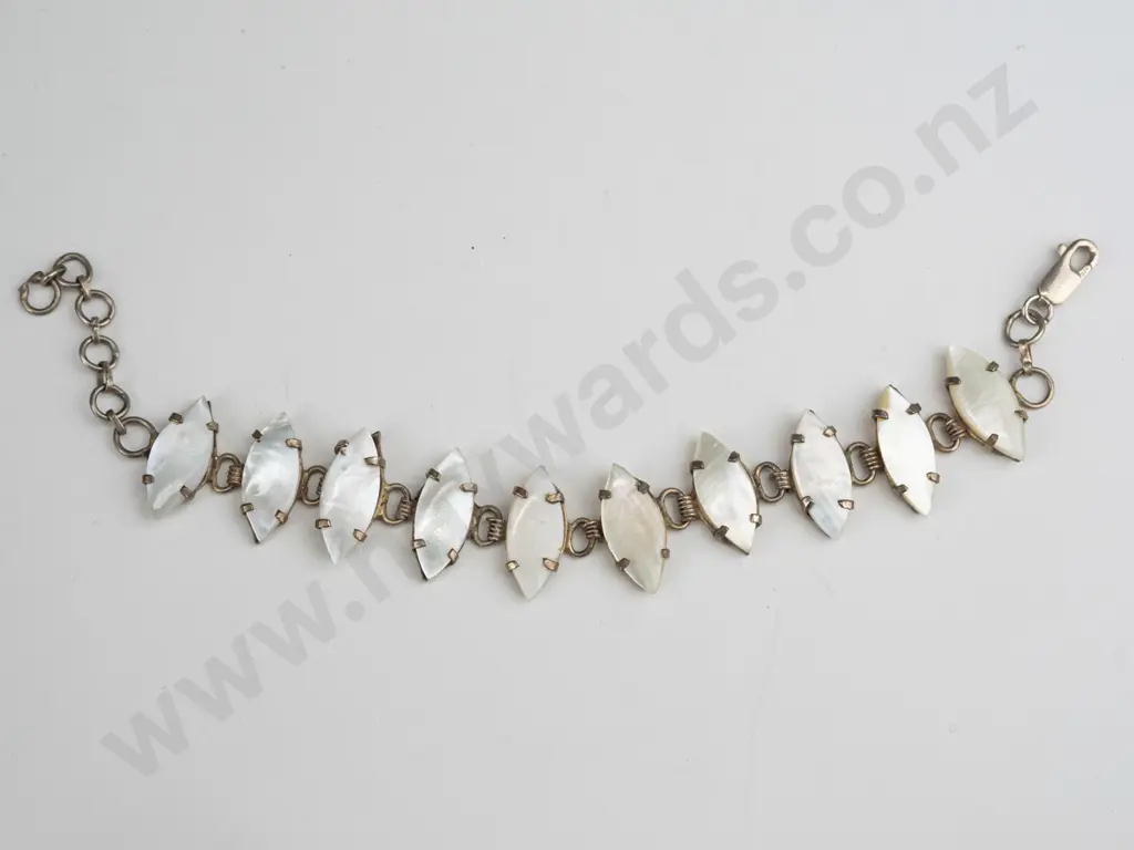 mother of pearl bracelet stamped 925 Image 1++