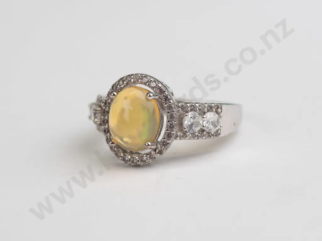 sterling silver opal ring 3gms size P Image 1++