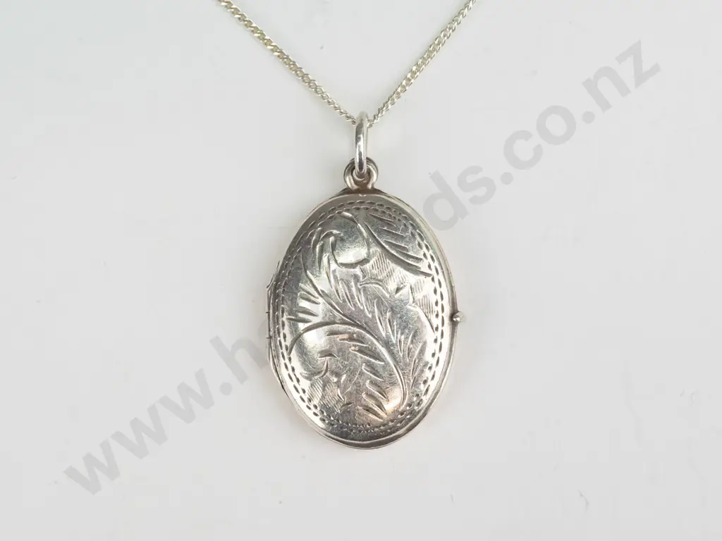silver locket chain stamped 925 Image 1++