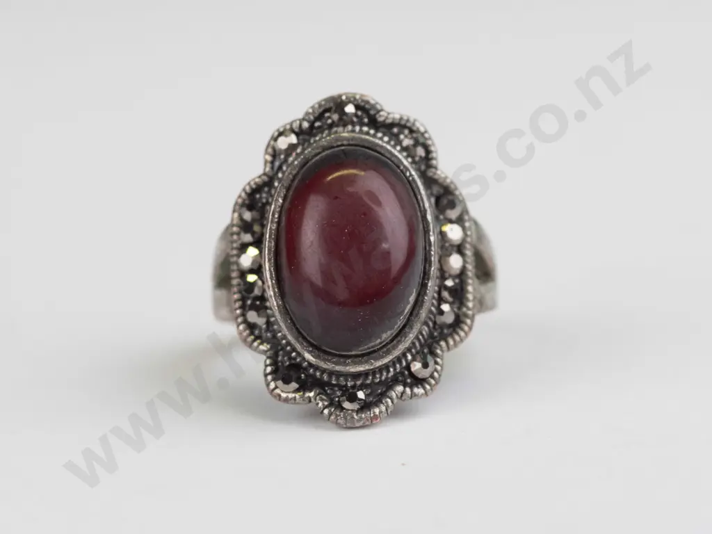 dress ring with black stone size O Image 1++