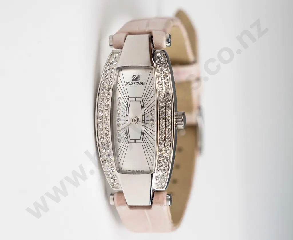 Swarovski crystal wristwatch Image 1++