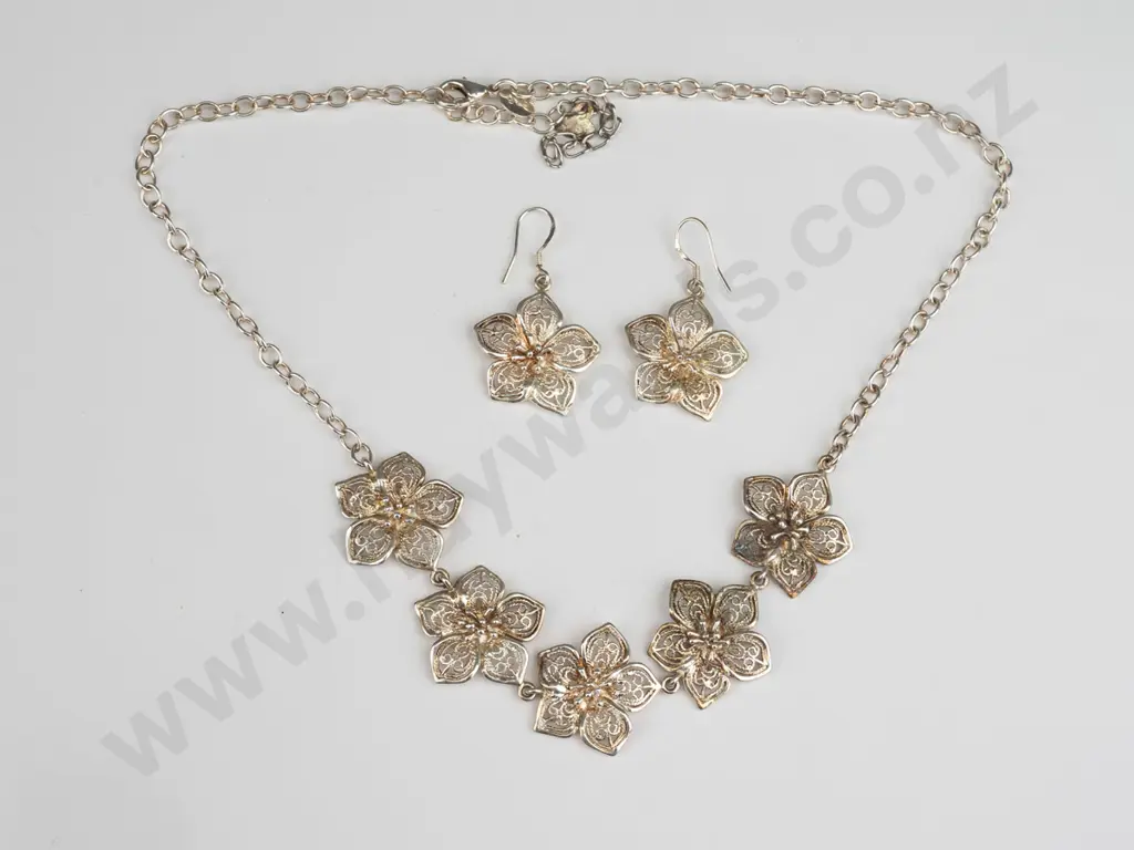 silver necklace & earring set stamped 925 Image 1++