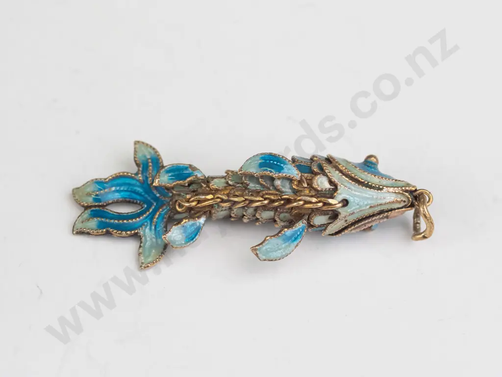 blue enamel moving fish necklace no chain Image 1++