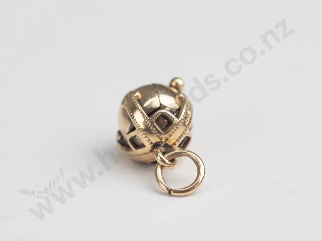 Lodge ball hidden cross - no stamp Made In England (3.65gms) Image 1++
