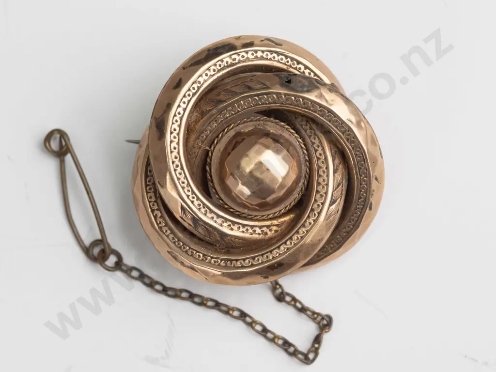 knot brooch - no stamp Image 1++