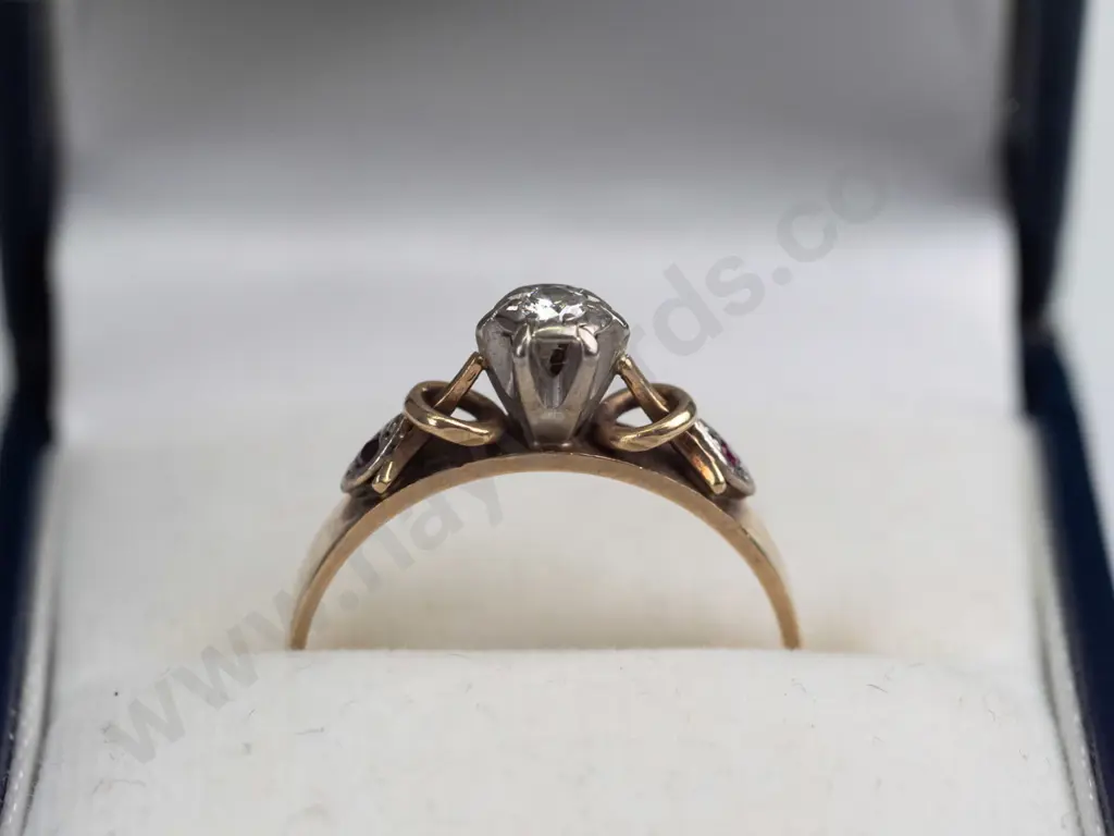 9ct diamond ring hoop shoulders set with rubies - 2.3gms - size Q Image 1++